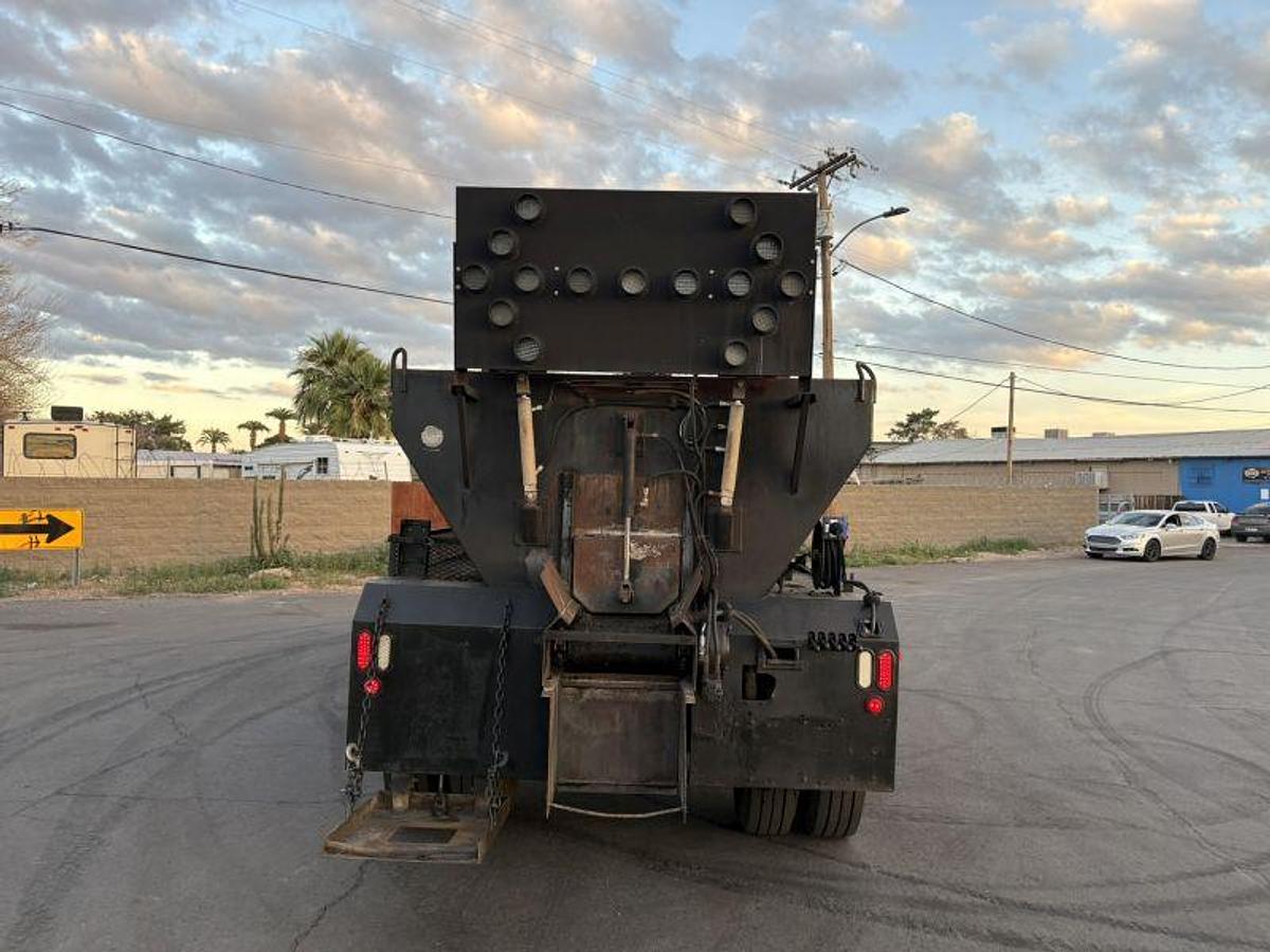 Used PB Loader BC-5 on 2000 Ford F750