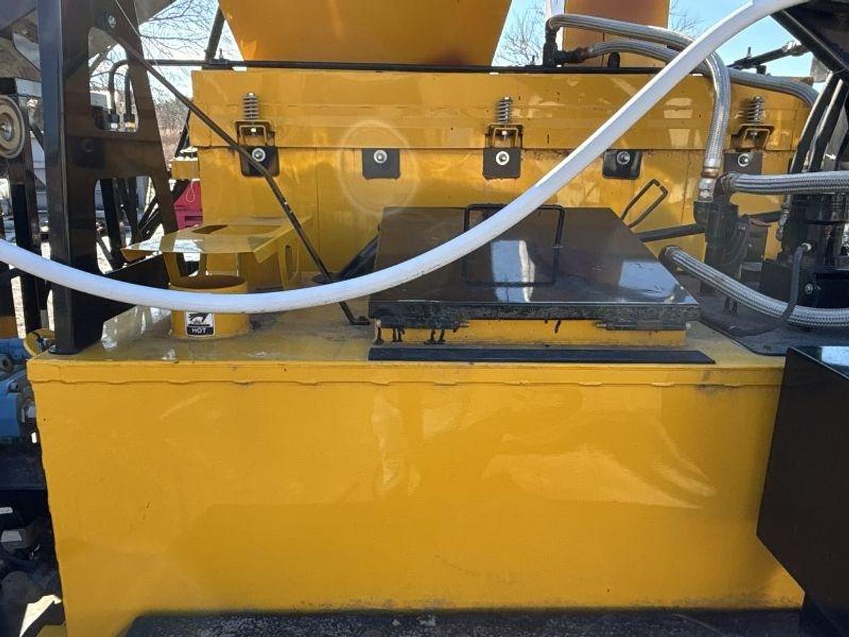 Used Stepp SRM 10-120  Asphalt Recycler 3/4 ton batch recycler with heated AC tank and wand