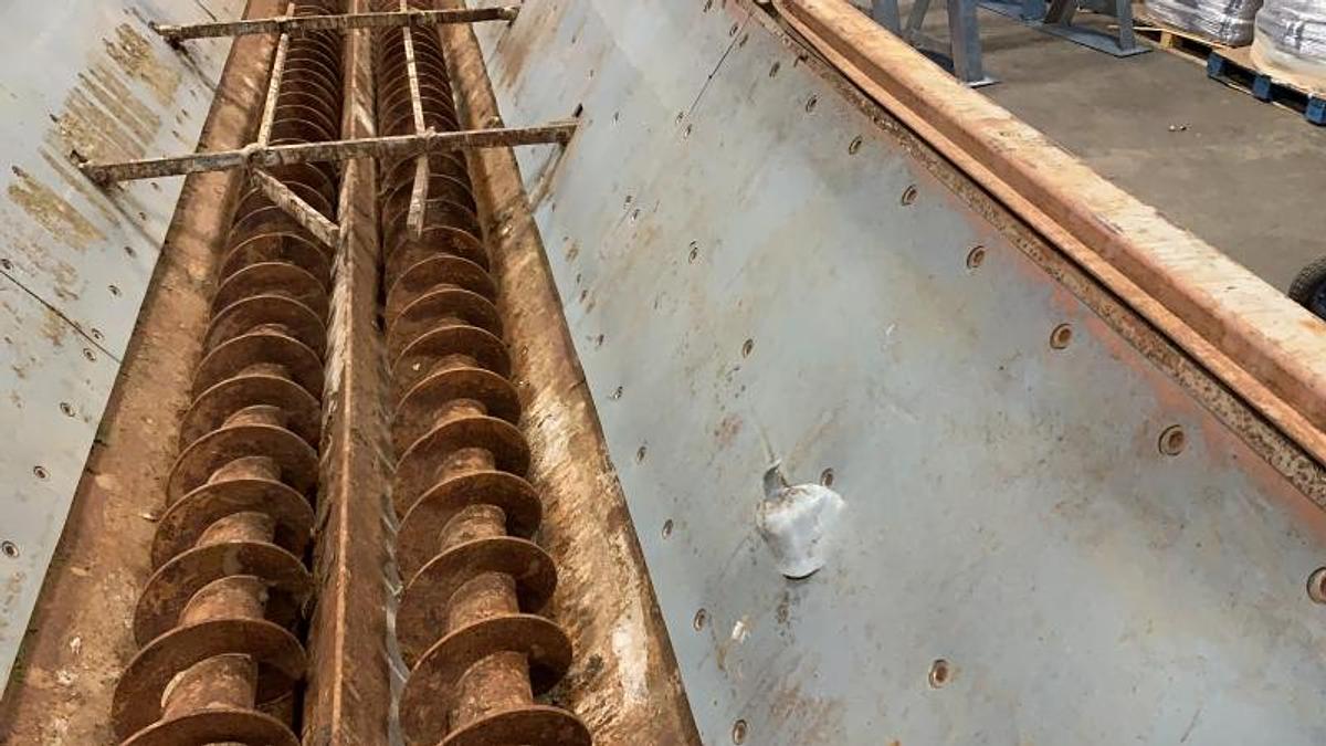 Used Twin Screw Conveyor Bin with discharge screw