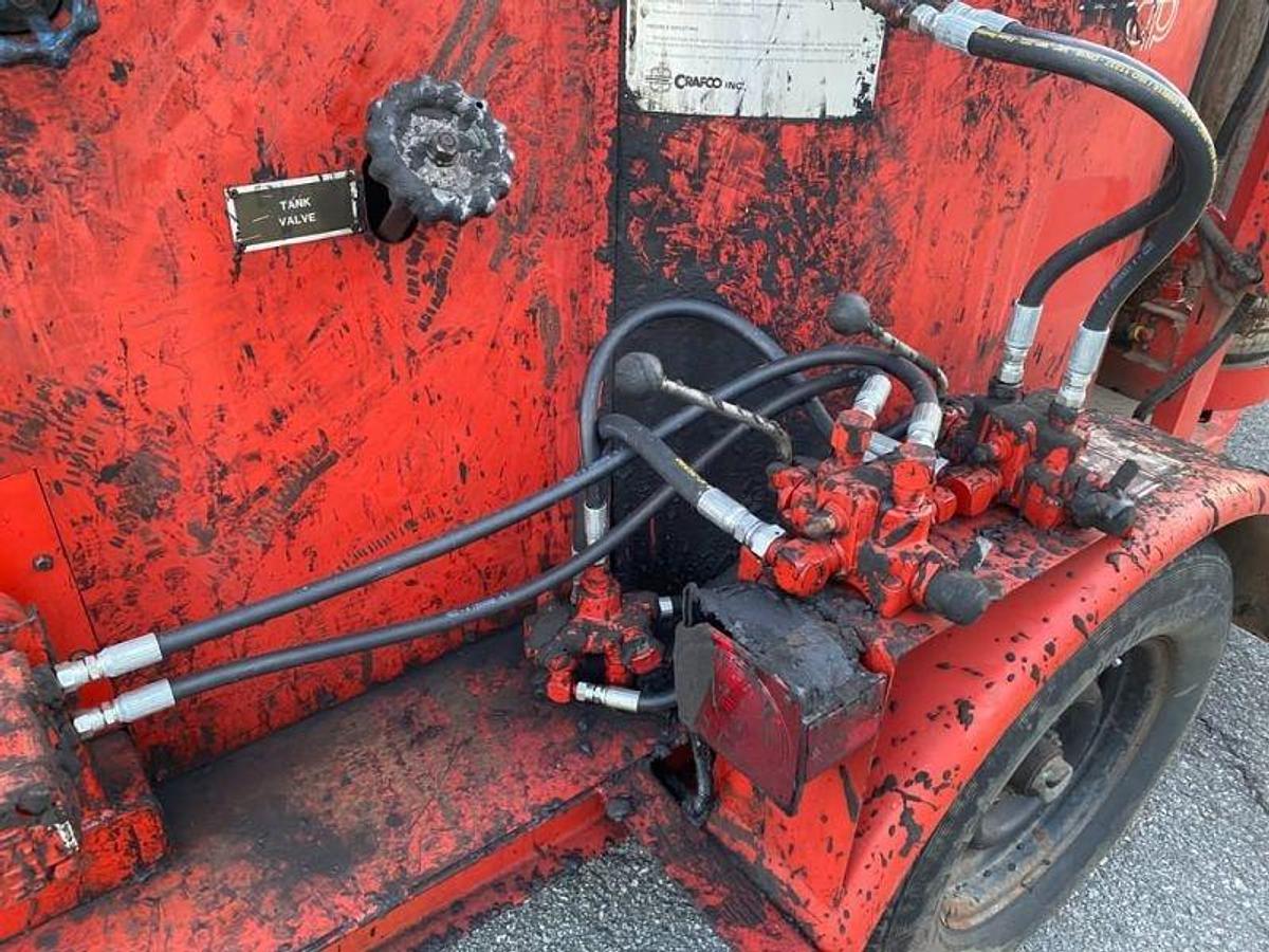 Used Crafco EZ-Pour 100 Propane kettle, NEW HOSE