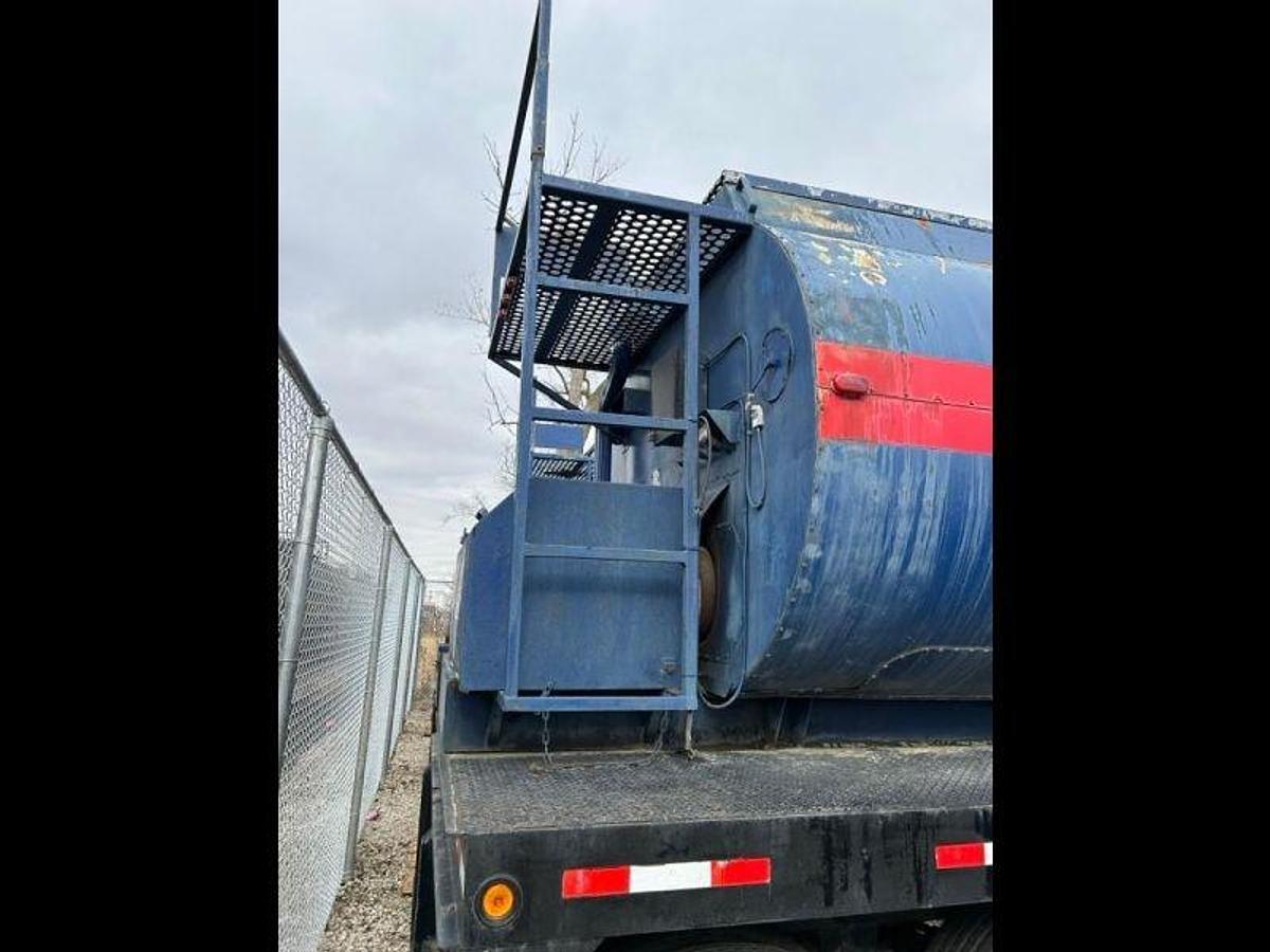 Used 2004 Taurus 20-Ton Tanker