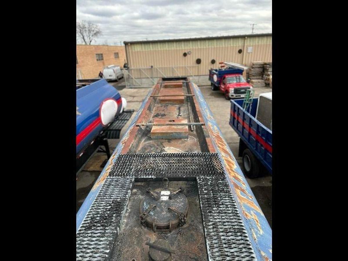 Used 2004 Taurus 20-Ton Tanker