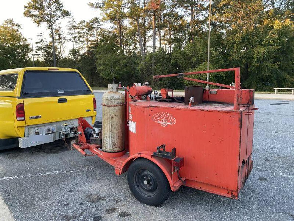 Used Crafco EZ-Pour 100 Propane kettle, NEW HOSE