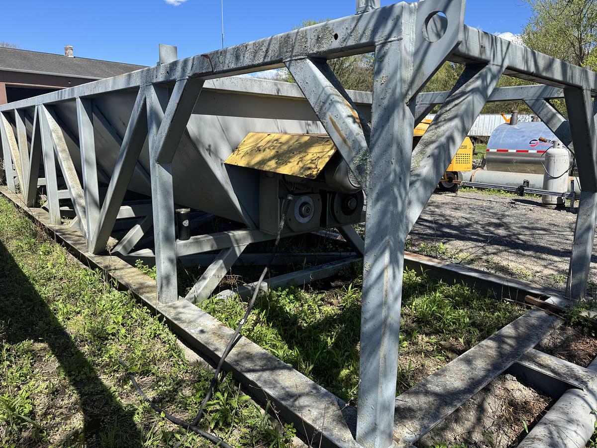 Used Twin Screw Conveyor Bin with discharge screw