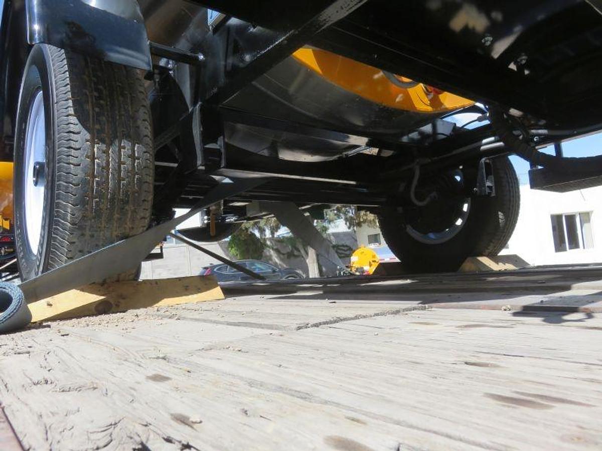 400 Gallon Distributor Trailer