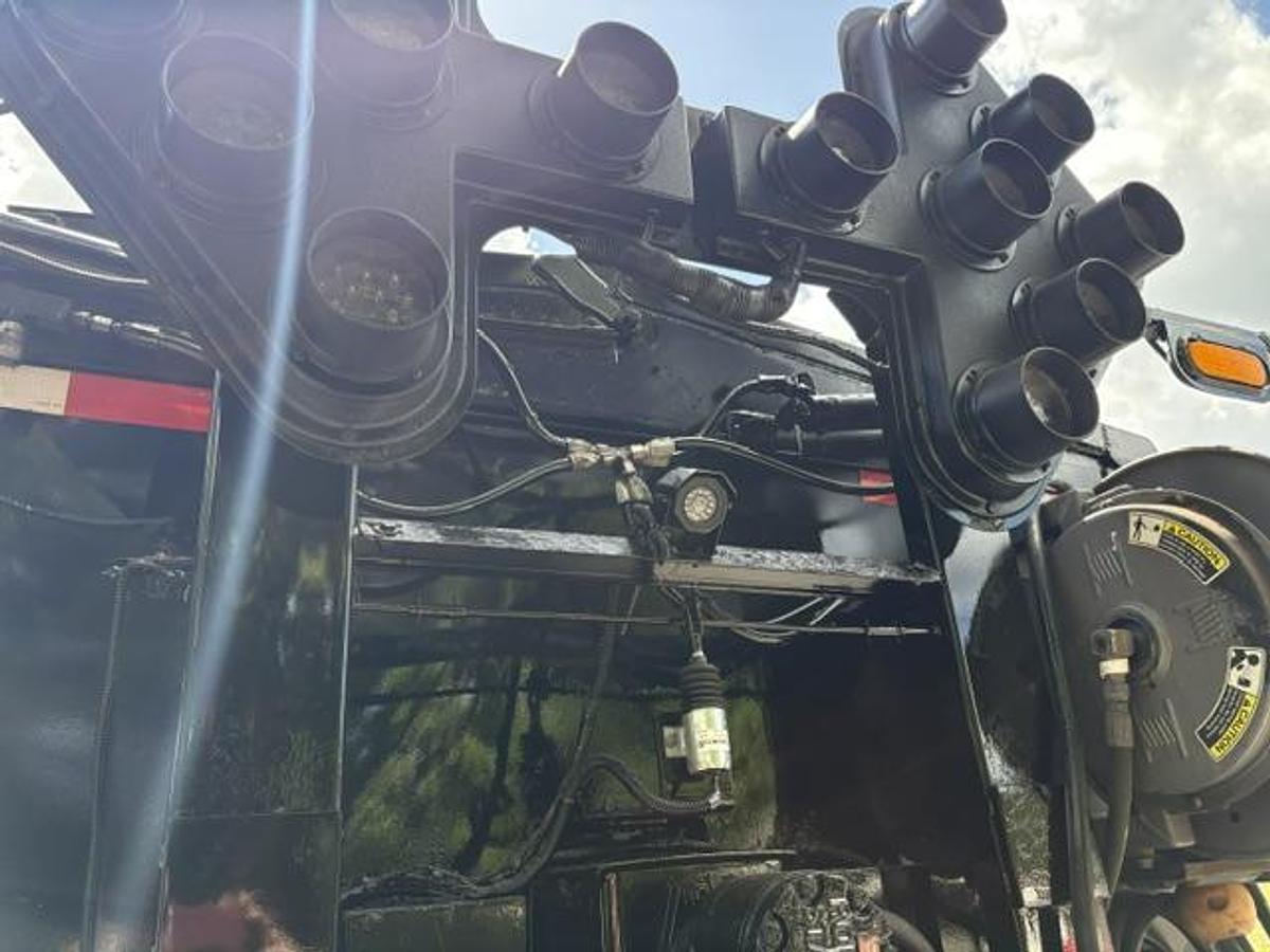 Used 2016 Kenworth Model T-370 Pro-Patch Pothole Patcher