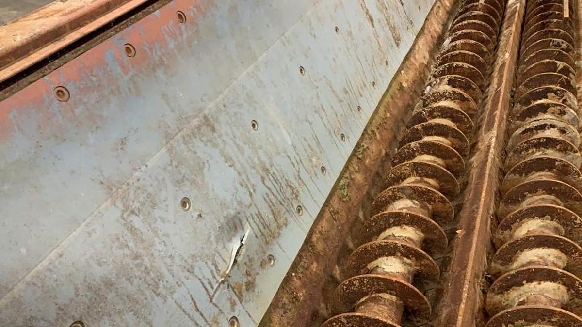 Used Twin Screw Conveyor Bin with discharge screw