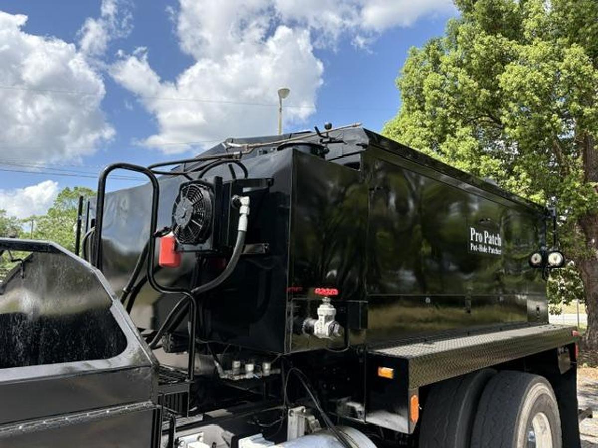 Used 2016 Kenworth Model T-370 Pro-Patch Pothole Patcher