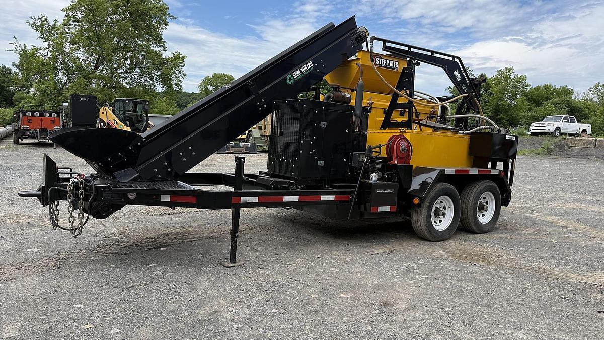 Used Stepp SRM 10-120 Asphalt Recycler 3/4 ton batch recycler with heated AC tank and wand