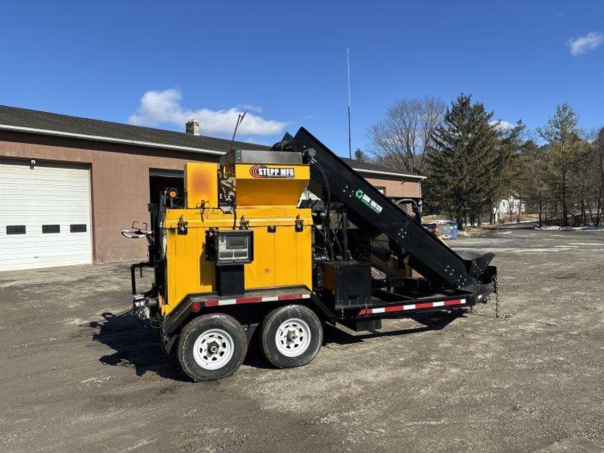 Used Stepp SRM 10-120  Asphalt Recycler 3/4 ton batch recycler with heated AC tank and wand