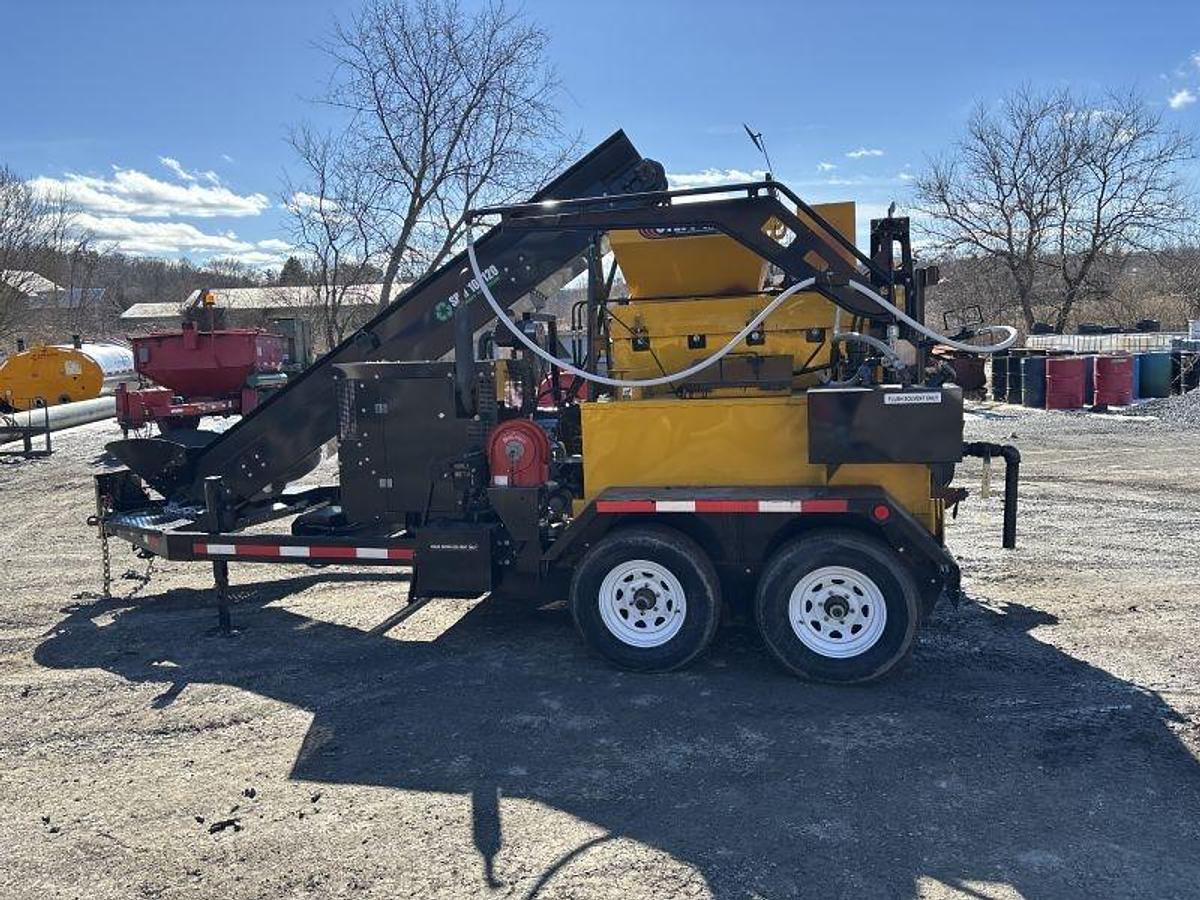 Used Stepp SRM 10-120  Asphalt Recycler 3/4 ton batch recycler with heated AC tank and wand