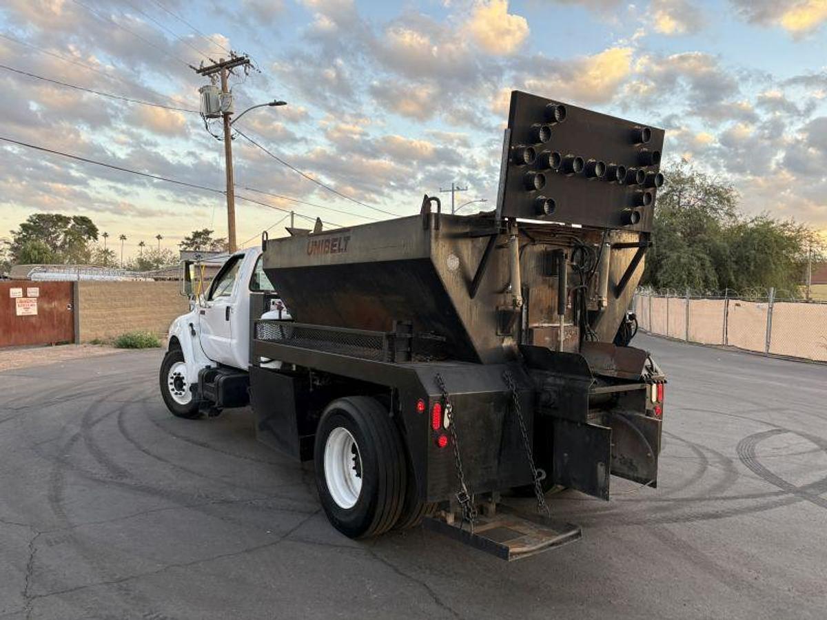 Used PB Loader BC-5 on 2000 Ford F750