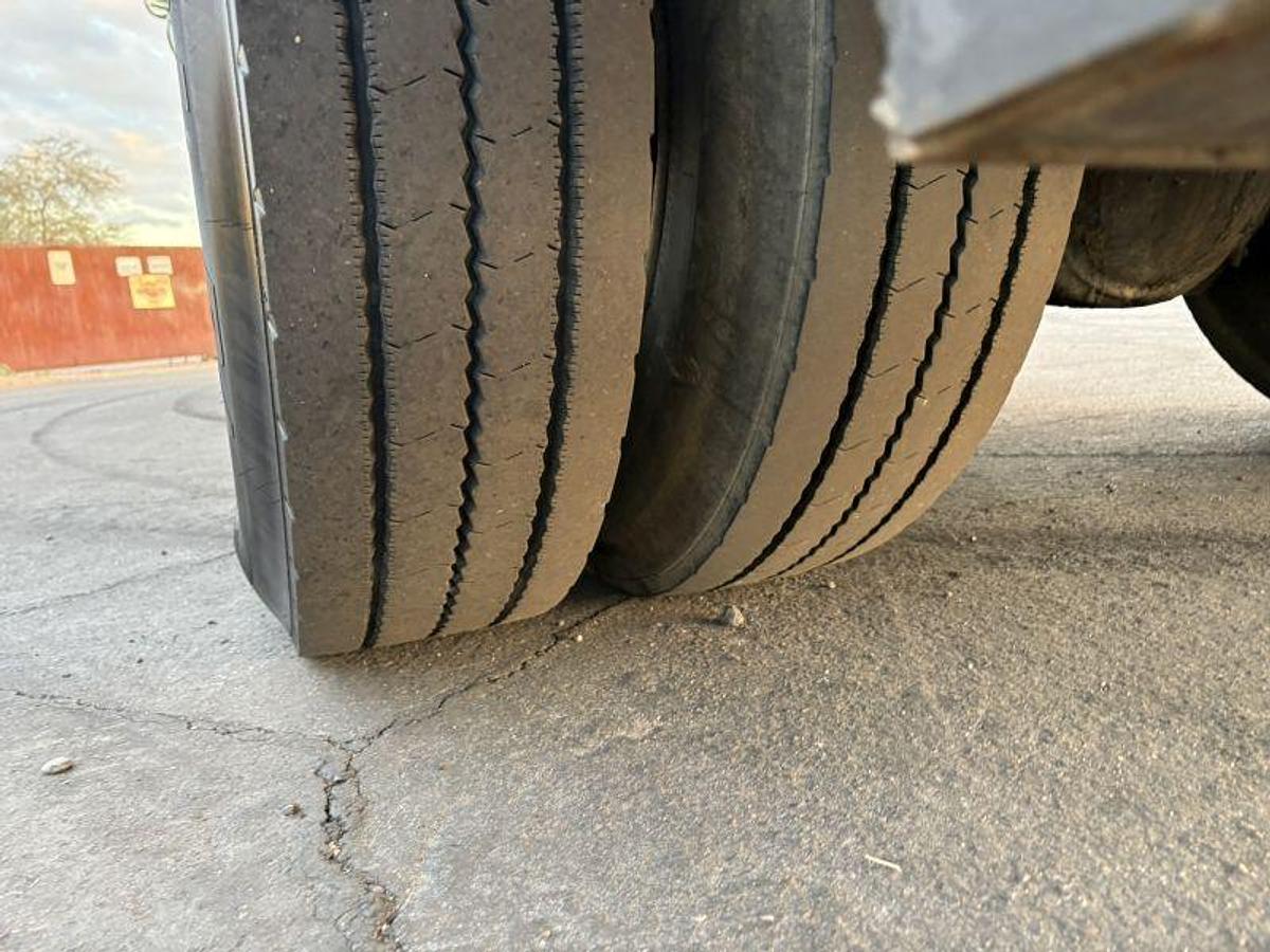 Used PB Loader BC-5 on 2000 Ford F750