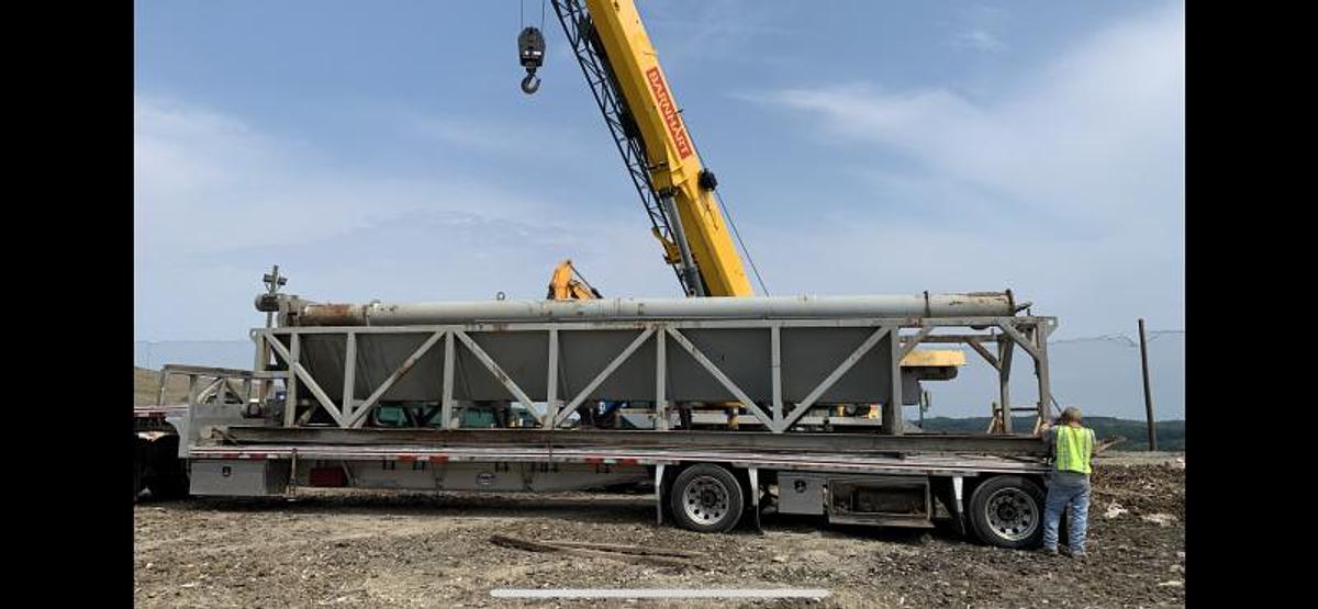 Used Twin Screw Conveyor Bin with discharge screw