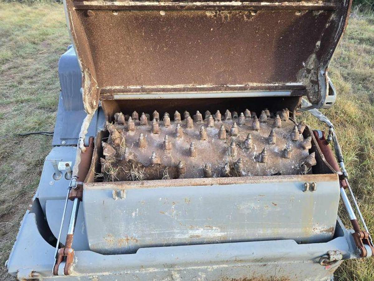 Used 2006 Asphalt Zipper AZ-500