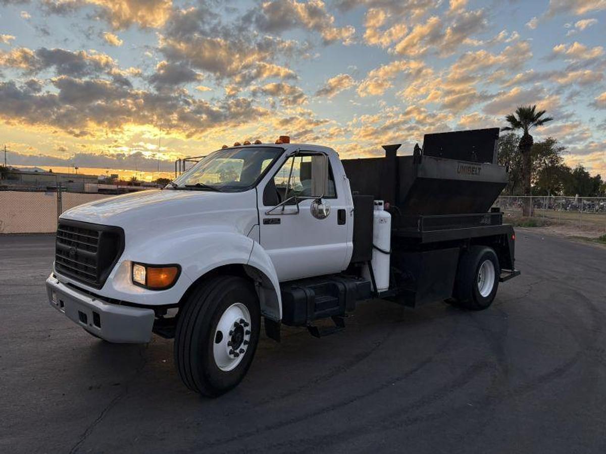 Used PB Loader BC-5 on 2000 Ford F750