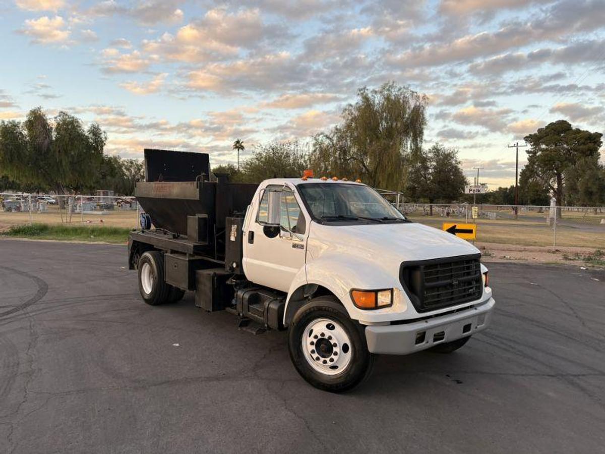 Used PB Loader BC-5 on 2000 Ford F750