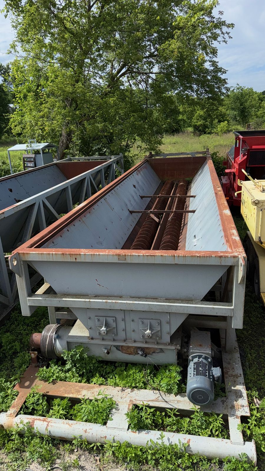 Used Twin Screw Conveyor Bin with discharge screw