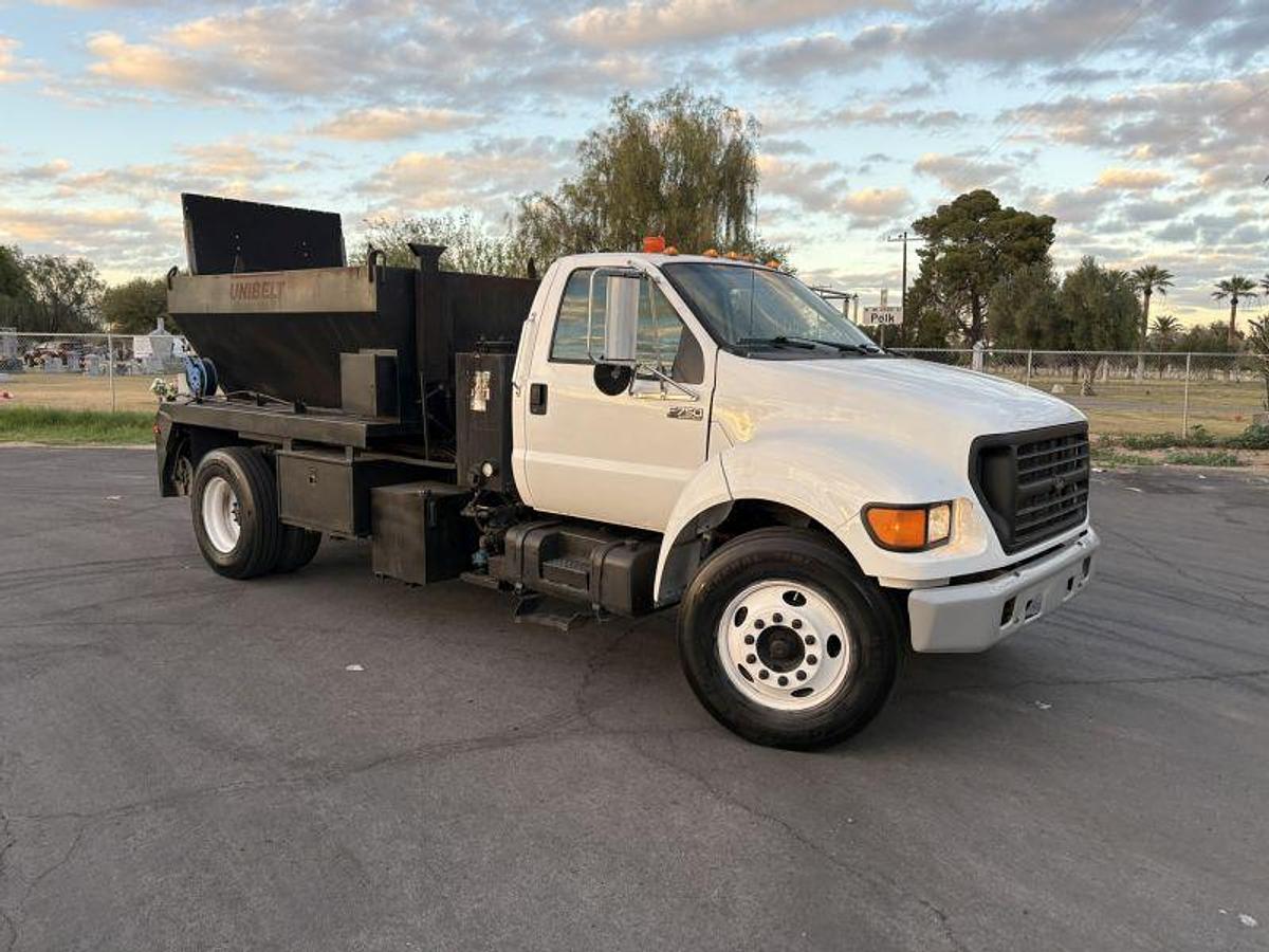 Used PB Loader BC-5 on 2000 Ford F750
