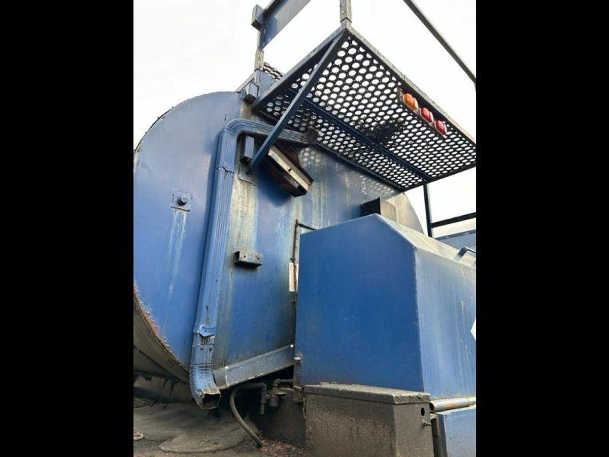 Used 2004 Taurus 20-Ton Tanker