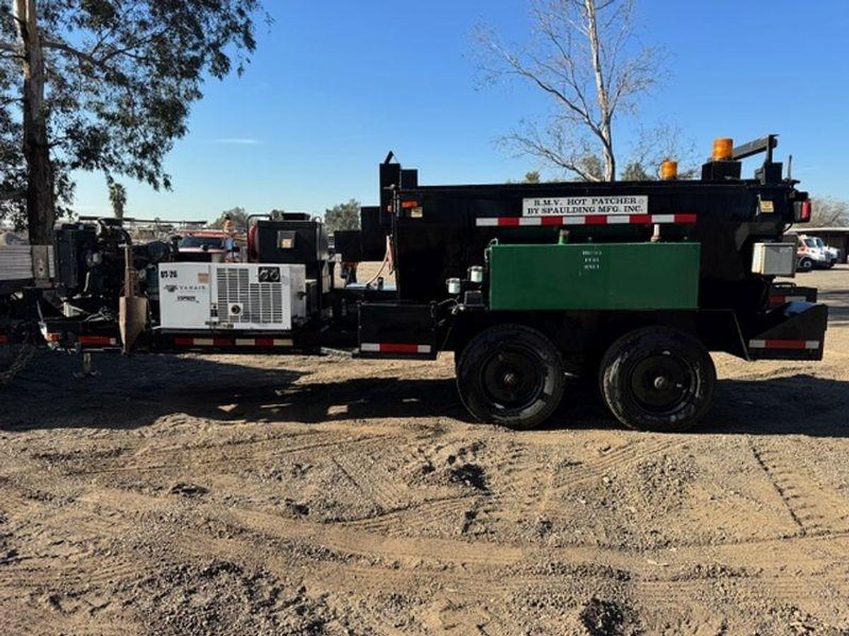 Used 2014 Spaulding 4 Ton Auger Feeder Hot Box Trailer