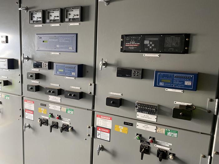 Used METALCLAD SWITCHGEAR SERIES 5 SQAURE D OUTDOOR ELECTRICAL