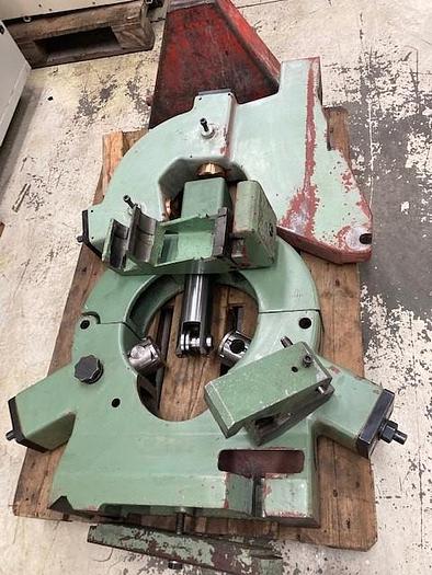 Utilisé TOS SUS 80 H x 8000 Tour parallèle traditionnel