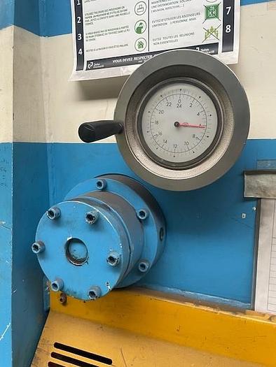 Used 2004 LVD HST-C 13/31 guillotine shear