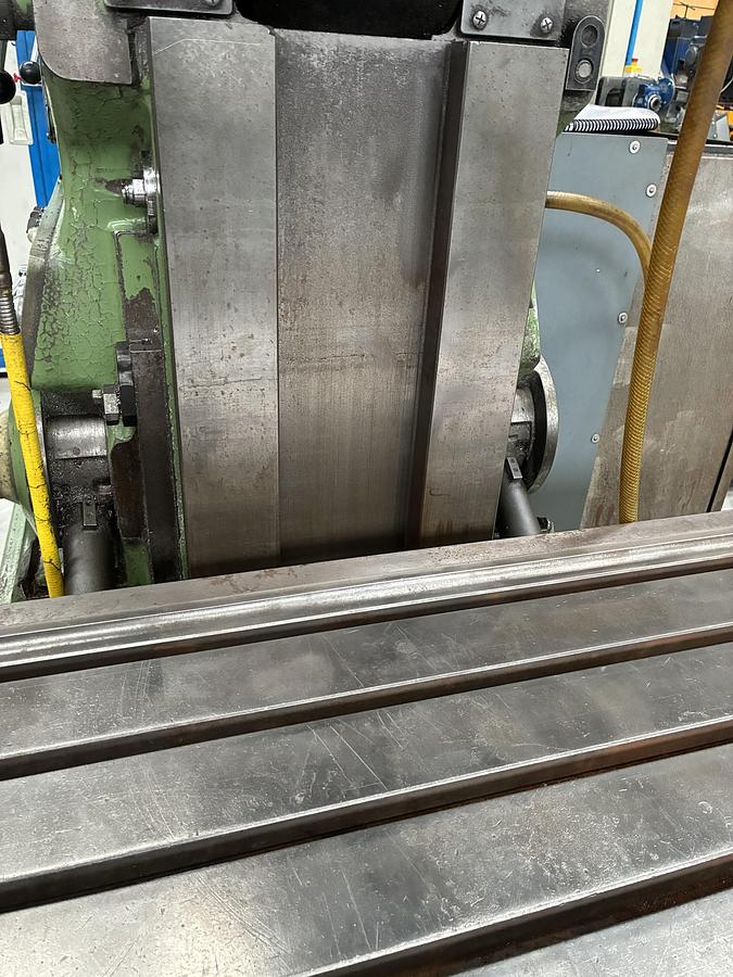 Used Fraiseuse universelle Huron type MU 4 à variation