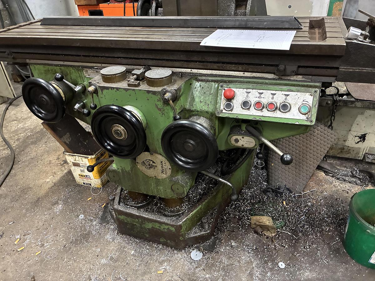 Used Fraiseuse HURON MU 5 conventionnelle
