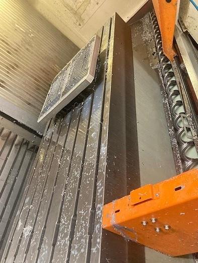 Utilisé VICTOR V-center 5-axis milling center