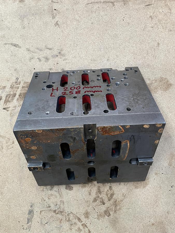 Used Equipement de fraisage, plateau diviseur, étau, équerre