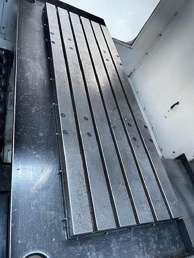 Used 1996 MIKRON HAAS  VCE 1250 vertical machining center