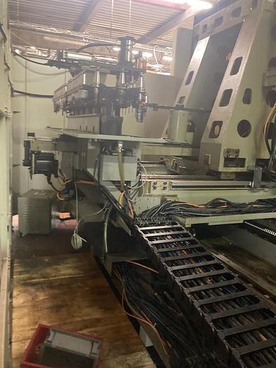 Utilisé VICTOR V-center 5-axis milling center