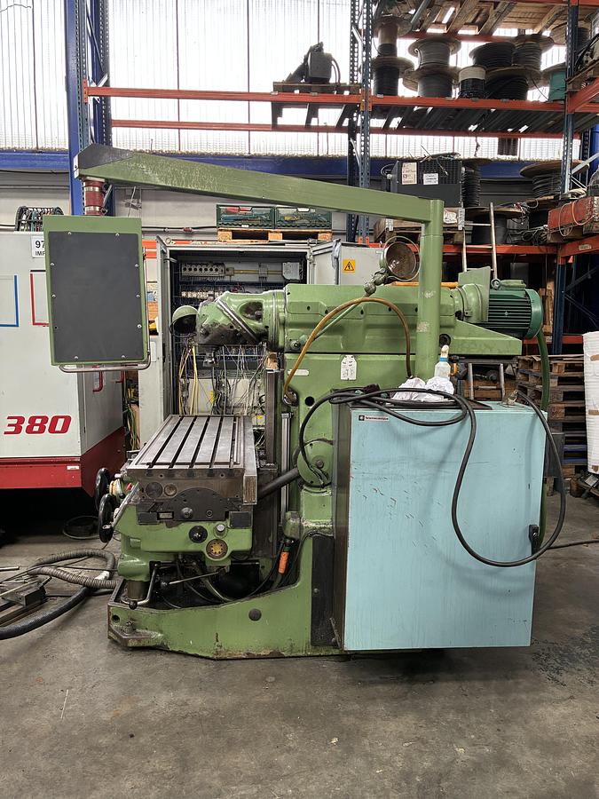 Used Fraiseuse universelle Huron type MU 4 à variation