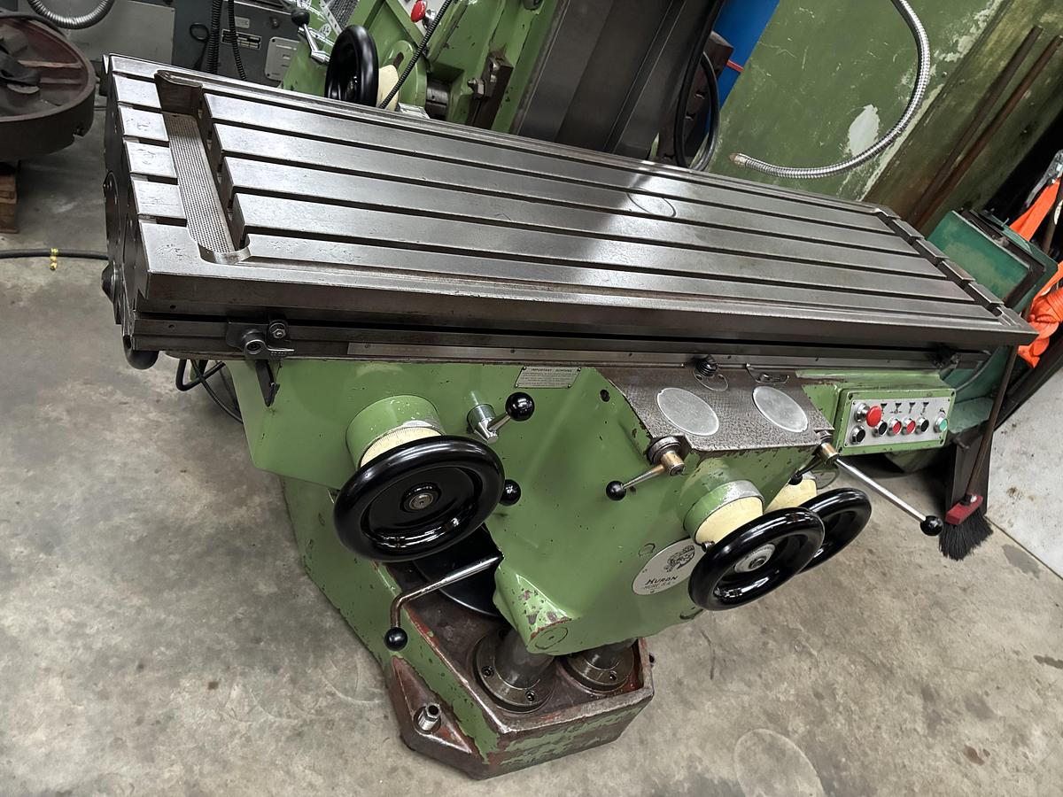 Used Fraiseuse HURON MU 5 conventionnelle