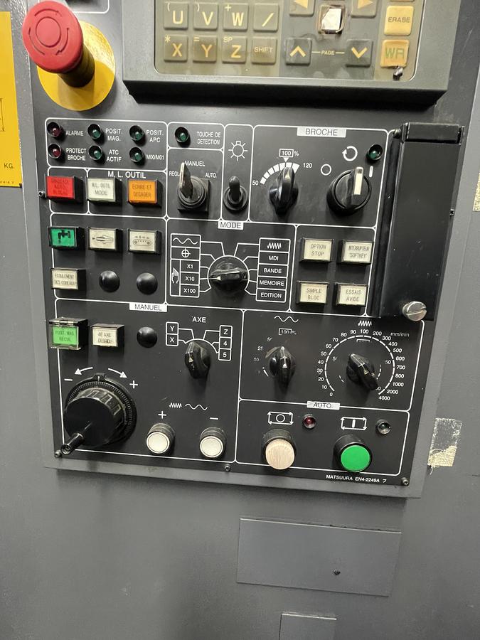 Used Variateurs et CN Yaskawa - CN Yasnak J300M