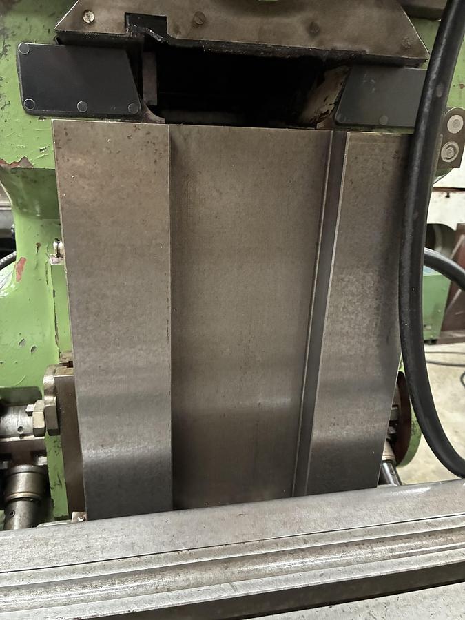 Used Fraiseuse HURON MU 5 conventionnelle