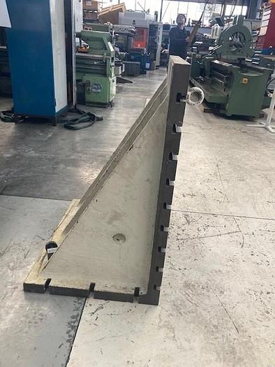 Used 2001 MECOF  Angle plate Cast-iron with T-slots / equerre en fonte rainurée