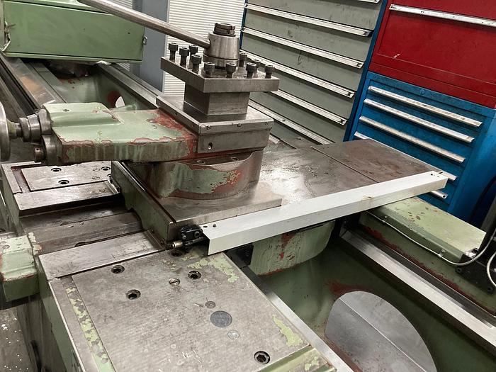 Utilisé TOS SUS 80 H x 8000 Tour parallèle traditionnel