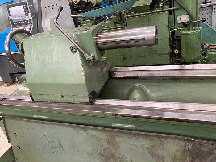 Utilisé TOS SUS 80 H x 8000 Tour parallèle traditionnel