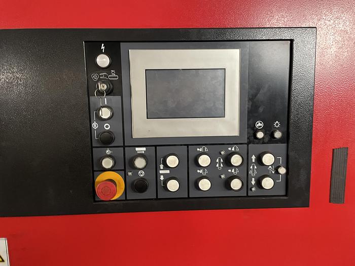 Used Automatic bandsaw Amada Dynasaw 530 year 2014