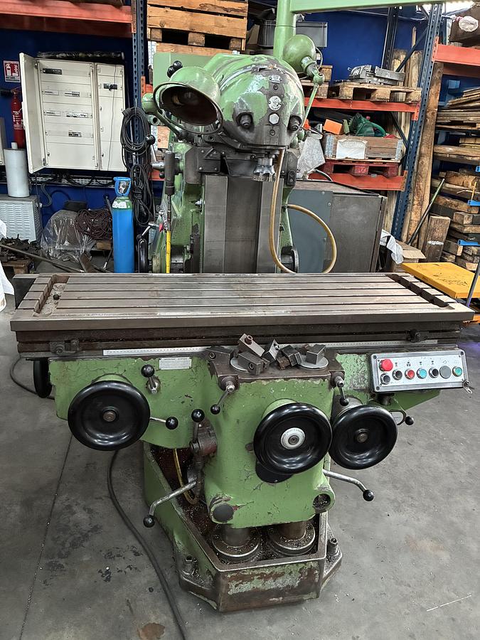 Used Fraiseuse universelle Huron type MU 4 à variation