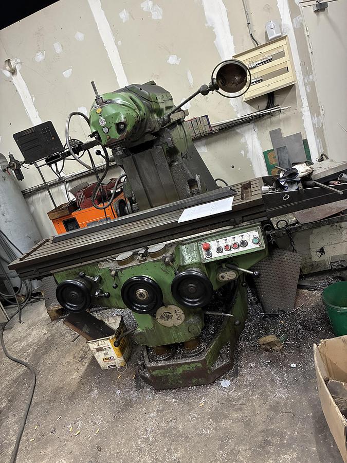 Used Fraiseuse HURON MU 5 conventionnelle
