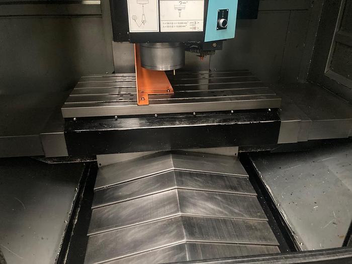 Utilisé HURCO VMX 30Ti  year 2013