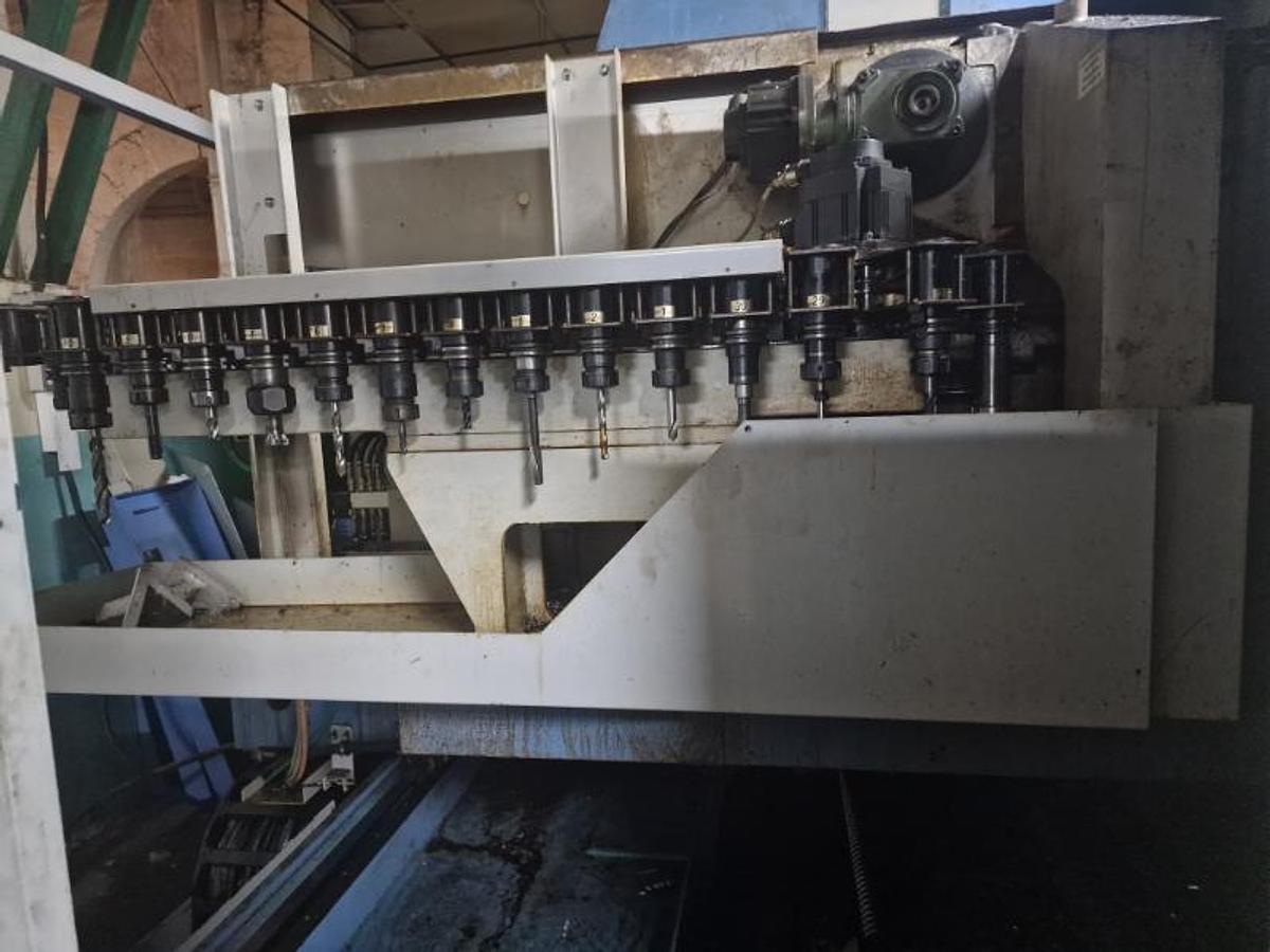 Used Vertical machining center MAZAK VTC 300 C-II