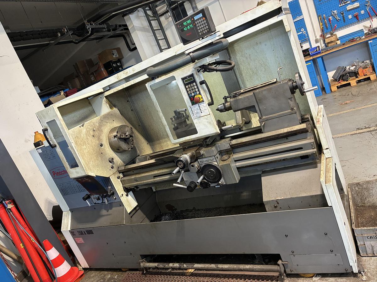 Used PINACHO SC-250 x 1000 year 2014 - lathe