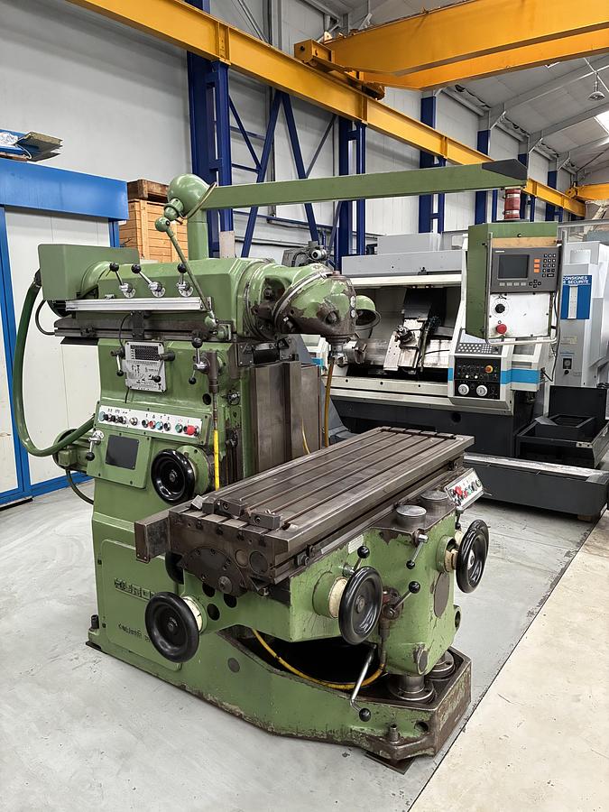 Used Fraiseuse universelle Huron type MU 4 à variation