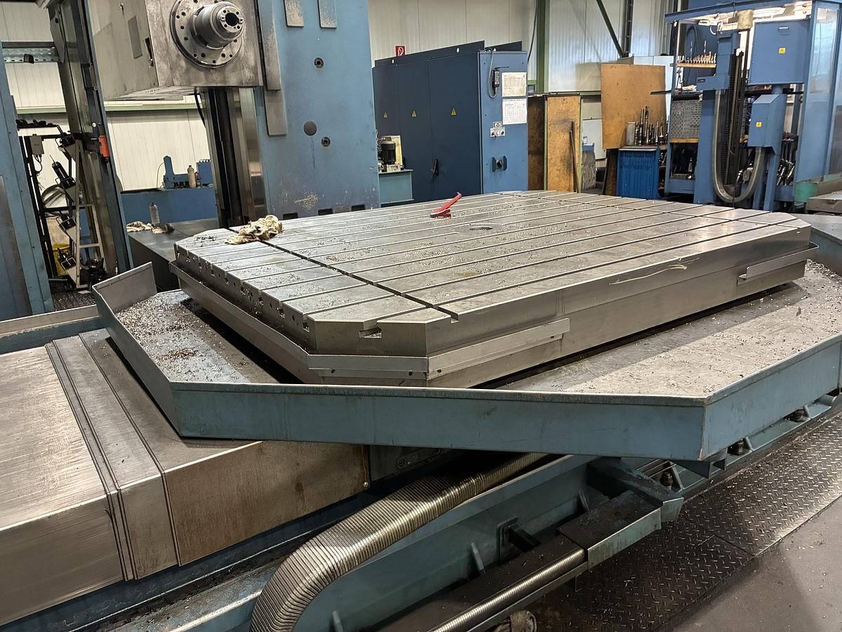 Used TOS Varnsdorf WHN 13 boring and milling machine