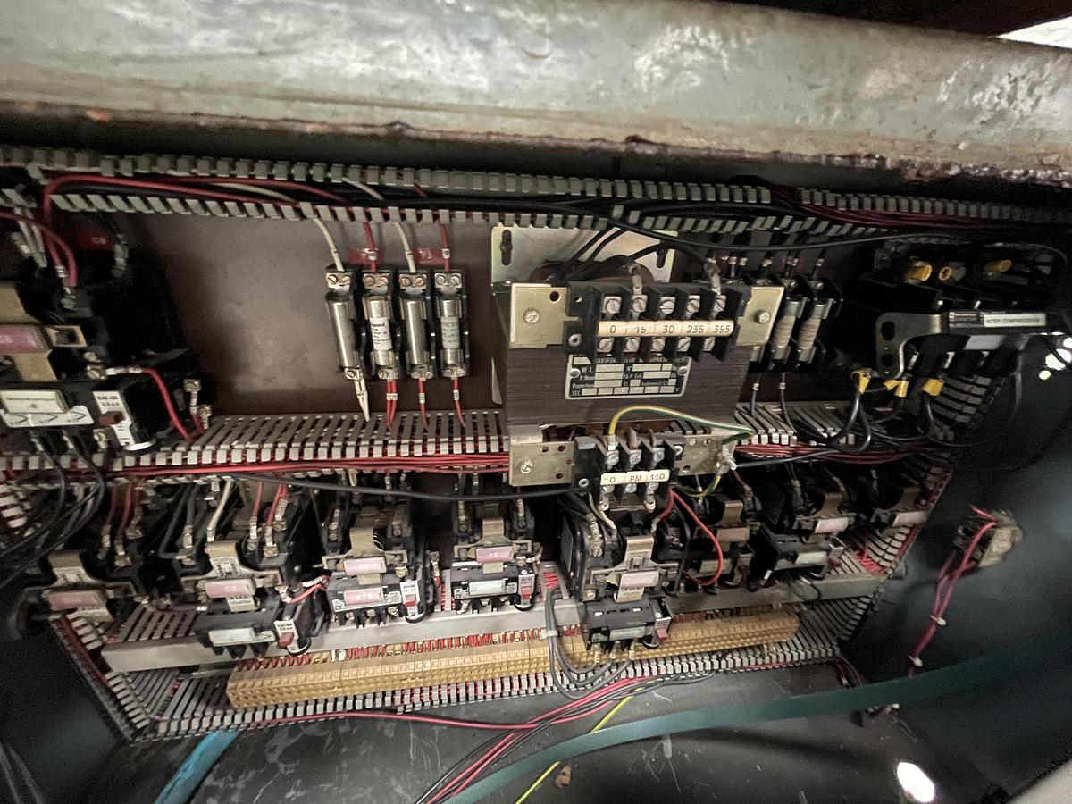 Used Variateurs et CN Yaskawa - CN Yasnak J300M